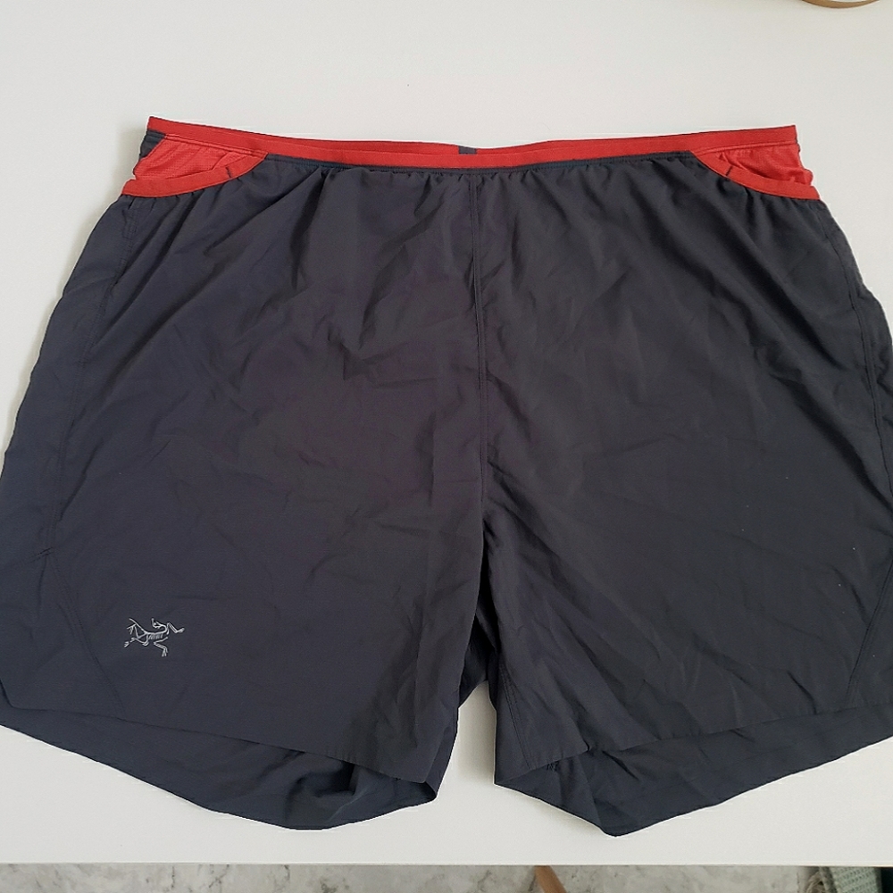 Men's L Arc'teryx Athletic Shorts